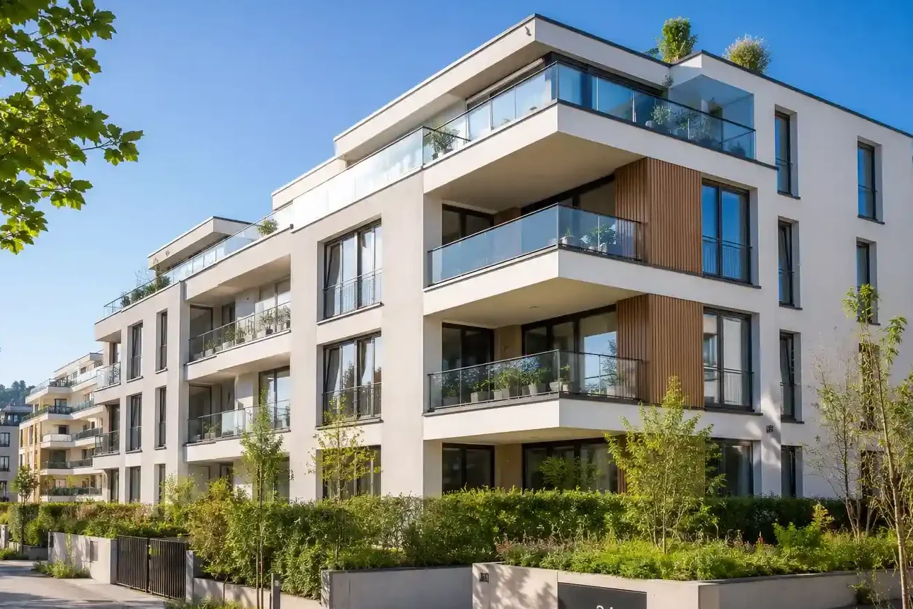Gepflegte Wohnungseigentumsanlage als Beispiel für eine WEG-Verwaltung in Stuttgart